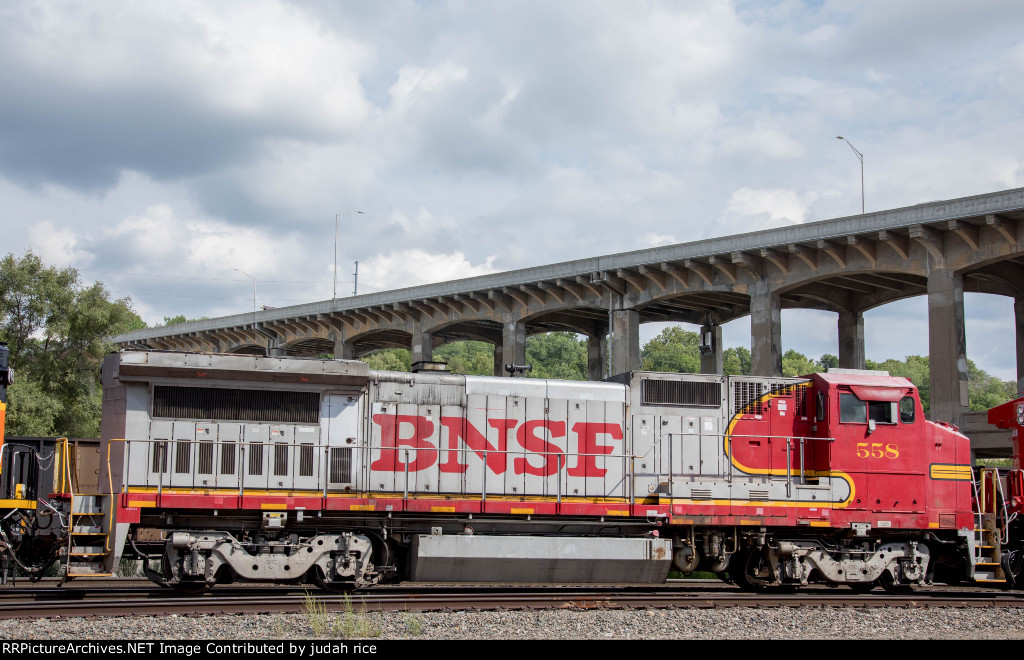 BNSF 558